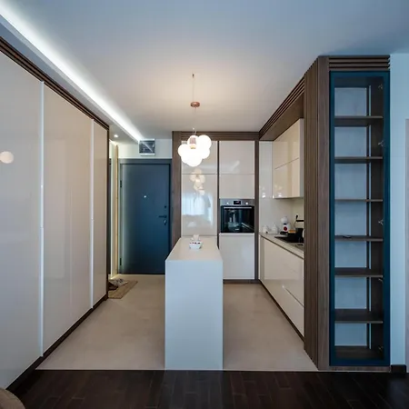 Duga Centar Lux كراغوييفاك