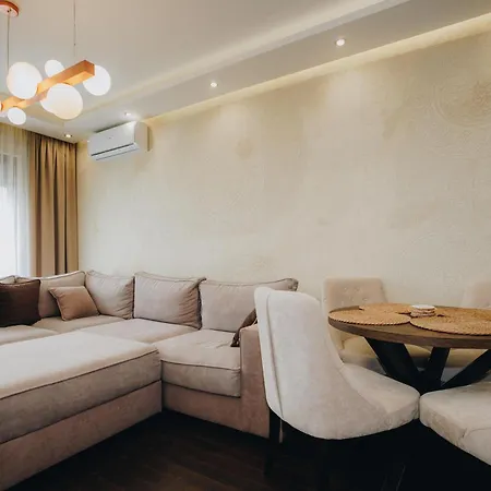 Duga Centar Lux * كراغوييفاك