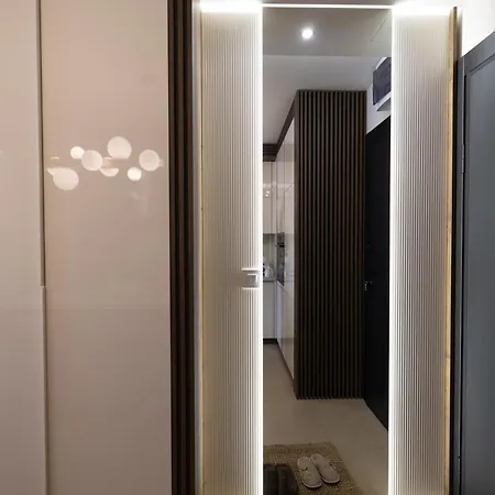 Duga Centar Lux كراغوييفاك