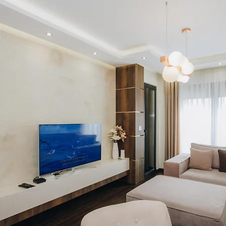 Duga Centar Lux *